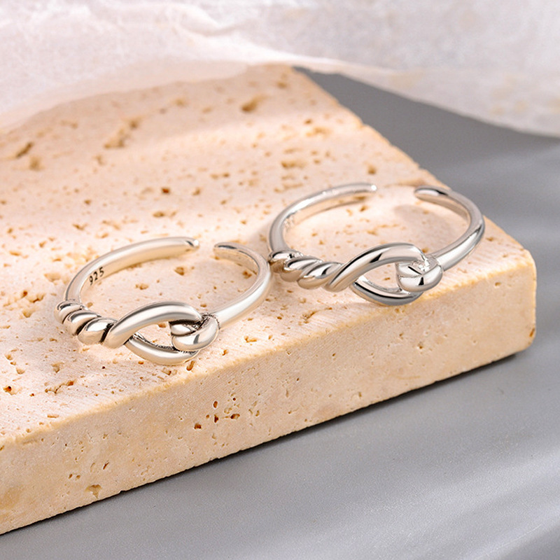 แหวนเงินแท้ 925 ลายปมเชื่อมต่อ - Chrome Hearts Ring บทวิจารณ์และราคา