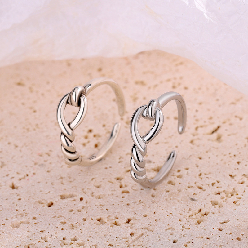แหวนเงินแท้ 925 ลายปมเชื่อมต่อ - Chrome Hearts Ring บทวิจารณ์และราคา